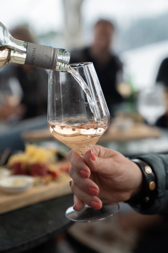 5 Redenen Waarom Haarlem de Perfecte Bestemming is voor een Weekendje Weg 1 Borrel and Bites Cruise Haarlem City Tours 7